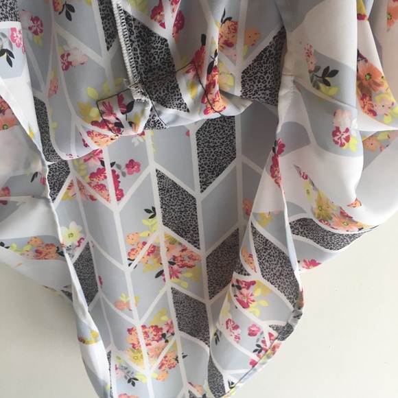 CAbi black and multicolor floral top size small - Picture 8 of 11